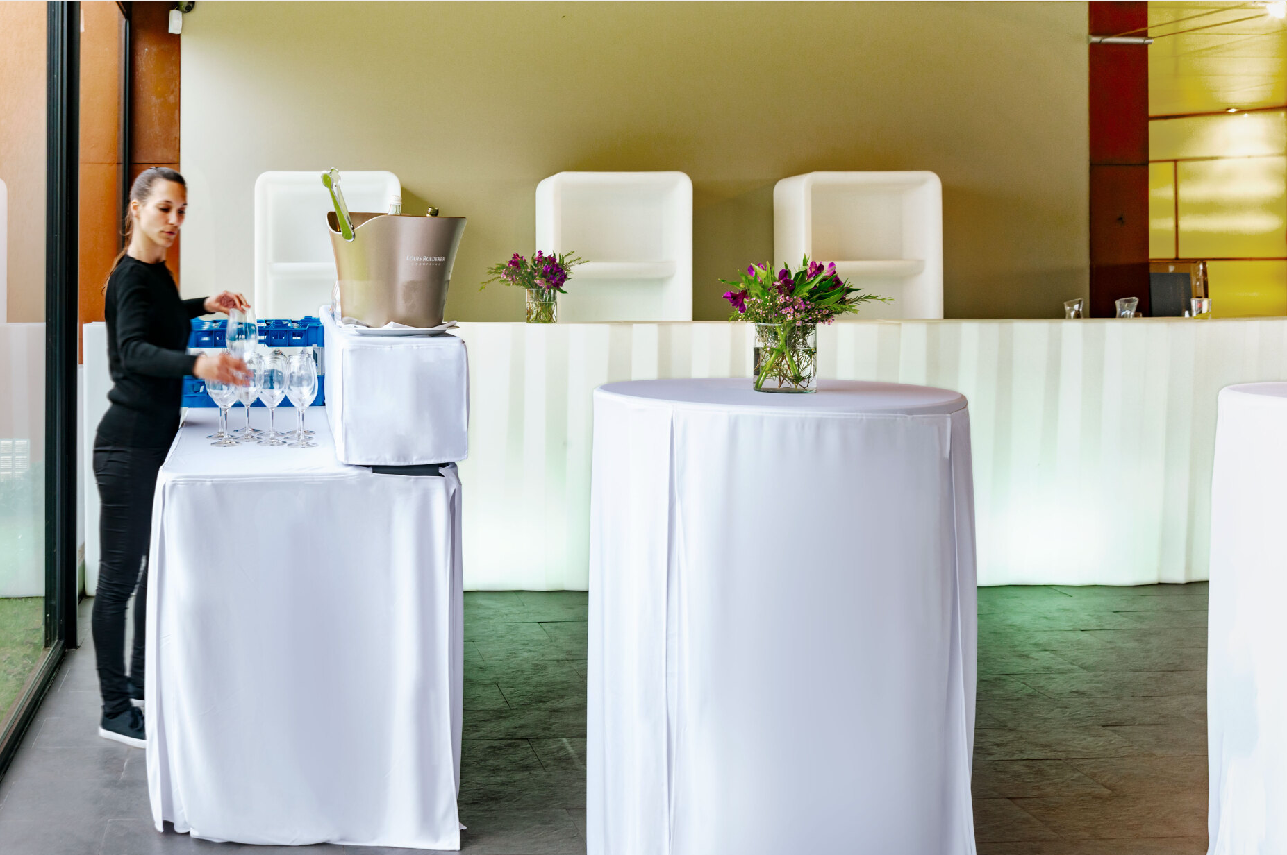Here's how to set up a buffet table your guests will love