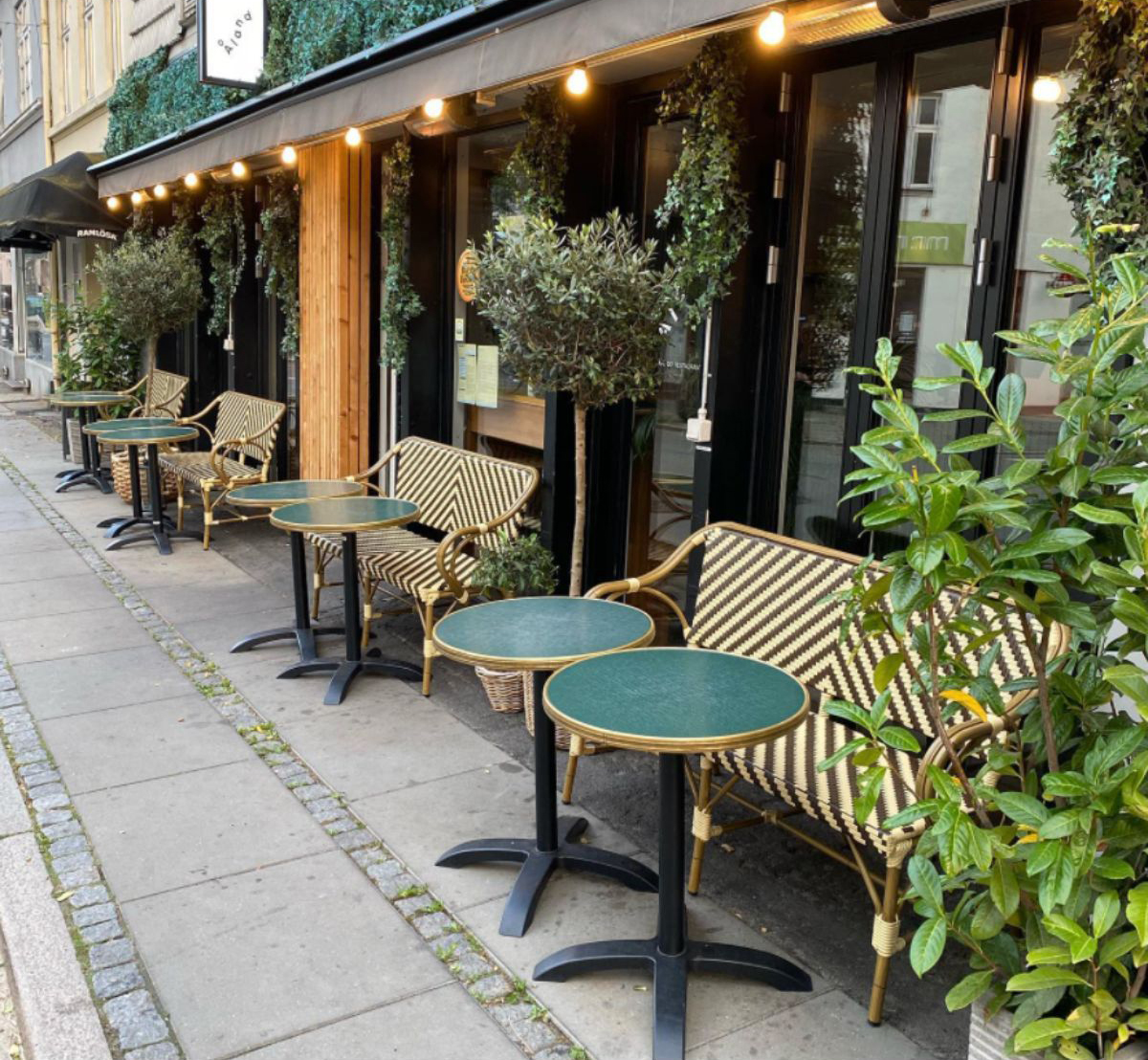 Paris - Cafe bench with armrests - Woven