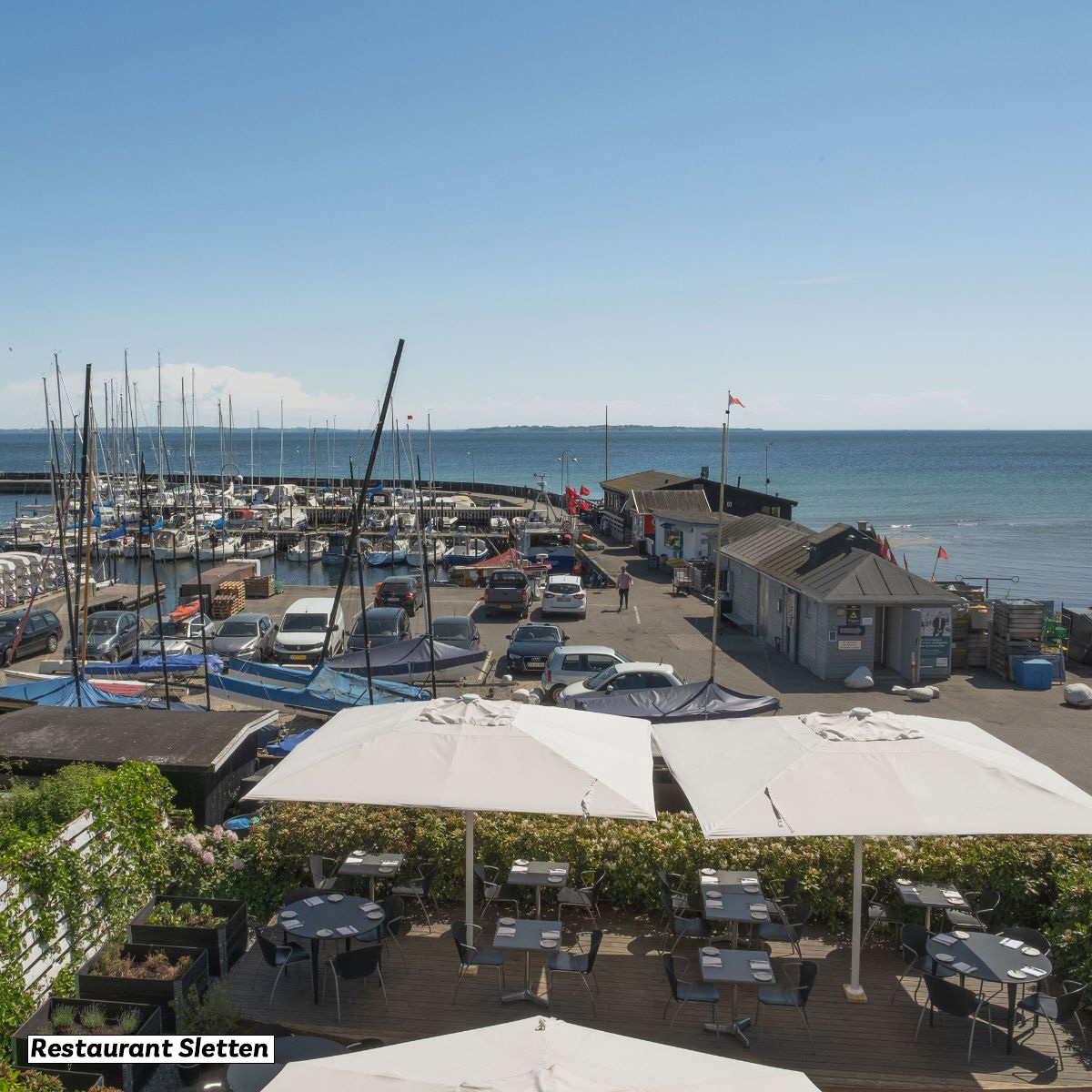 Giant parasol - 3x3m with valance - NEW