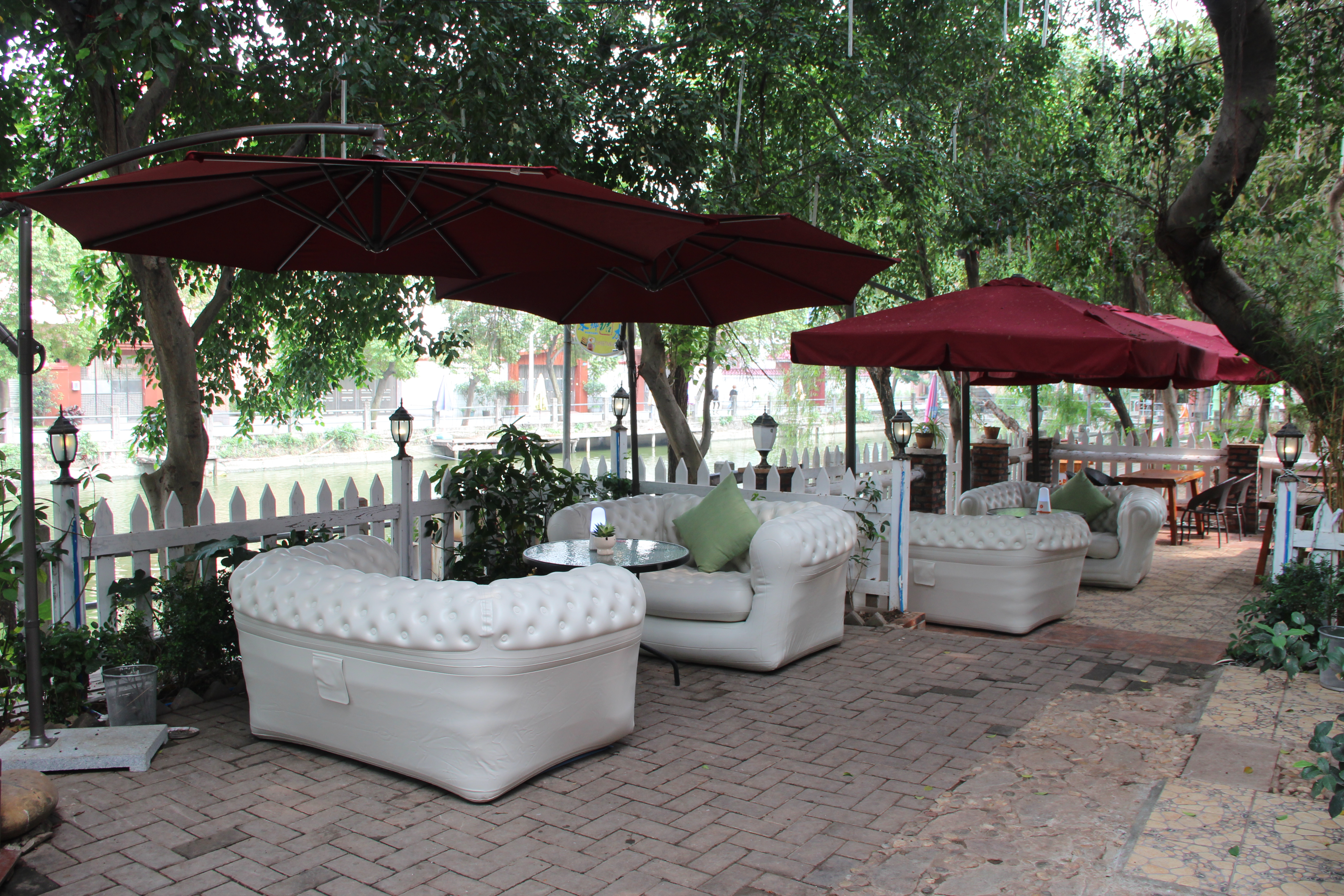 Inflatable sofa for 2 people