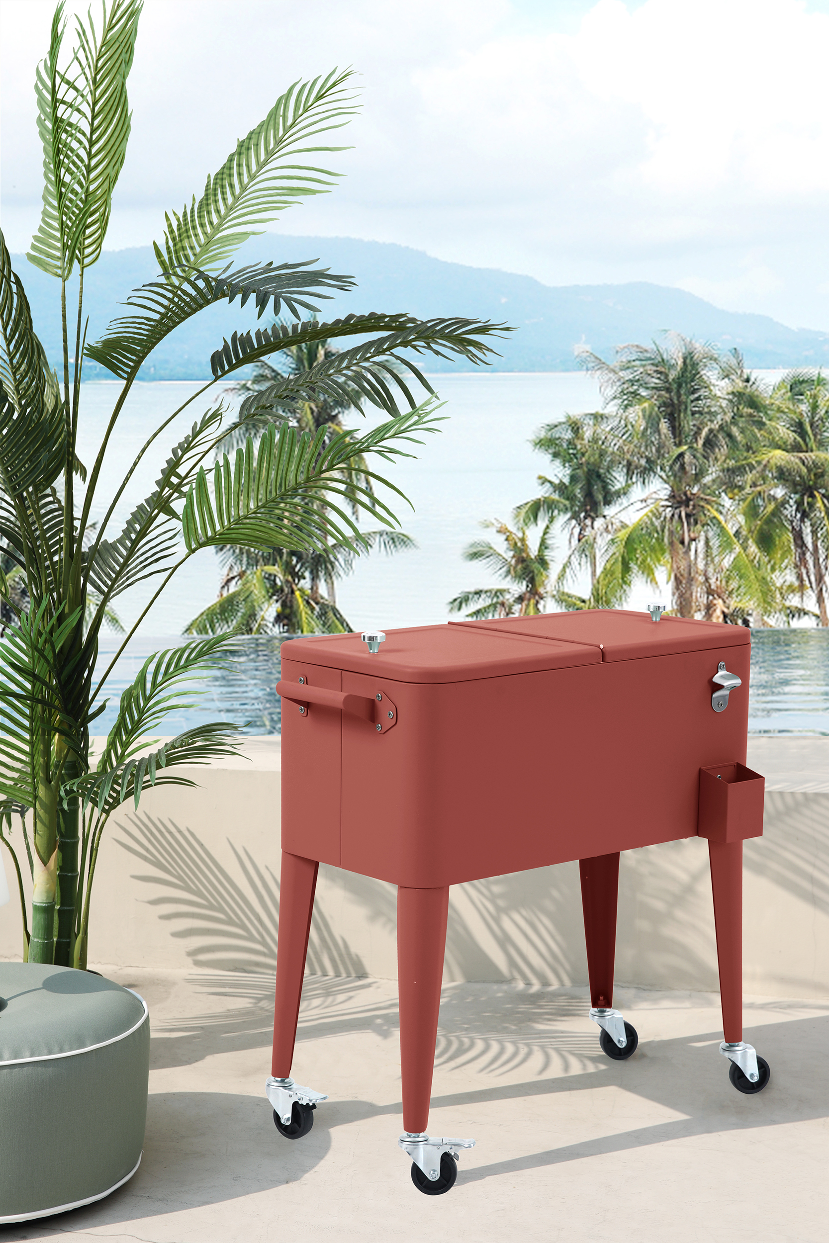 Icy cooler box on wheels