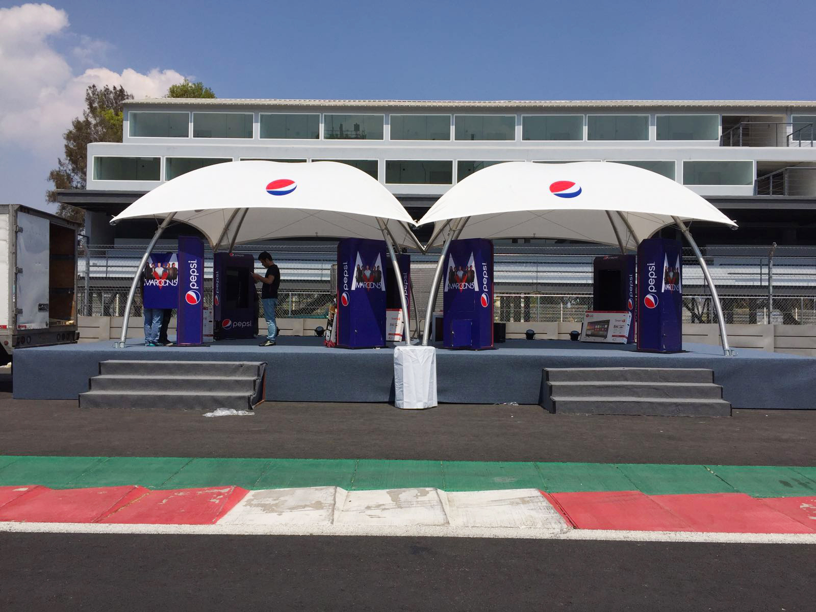 LOUNGERS M - complete with canopy, white