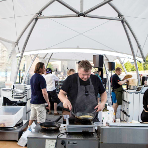 LOUNGERS M - complete with canopy, white