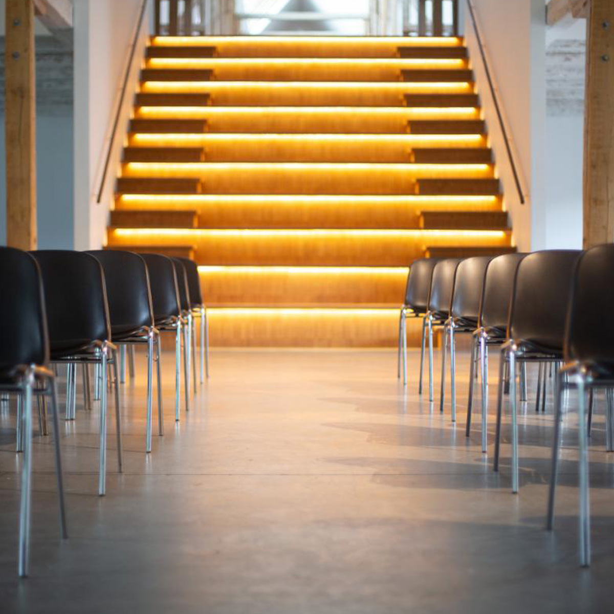 BERTRAM stacking chair with connector