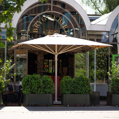 Giant parasol 4x4 polyester w/o valance