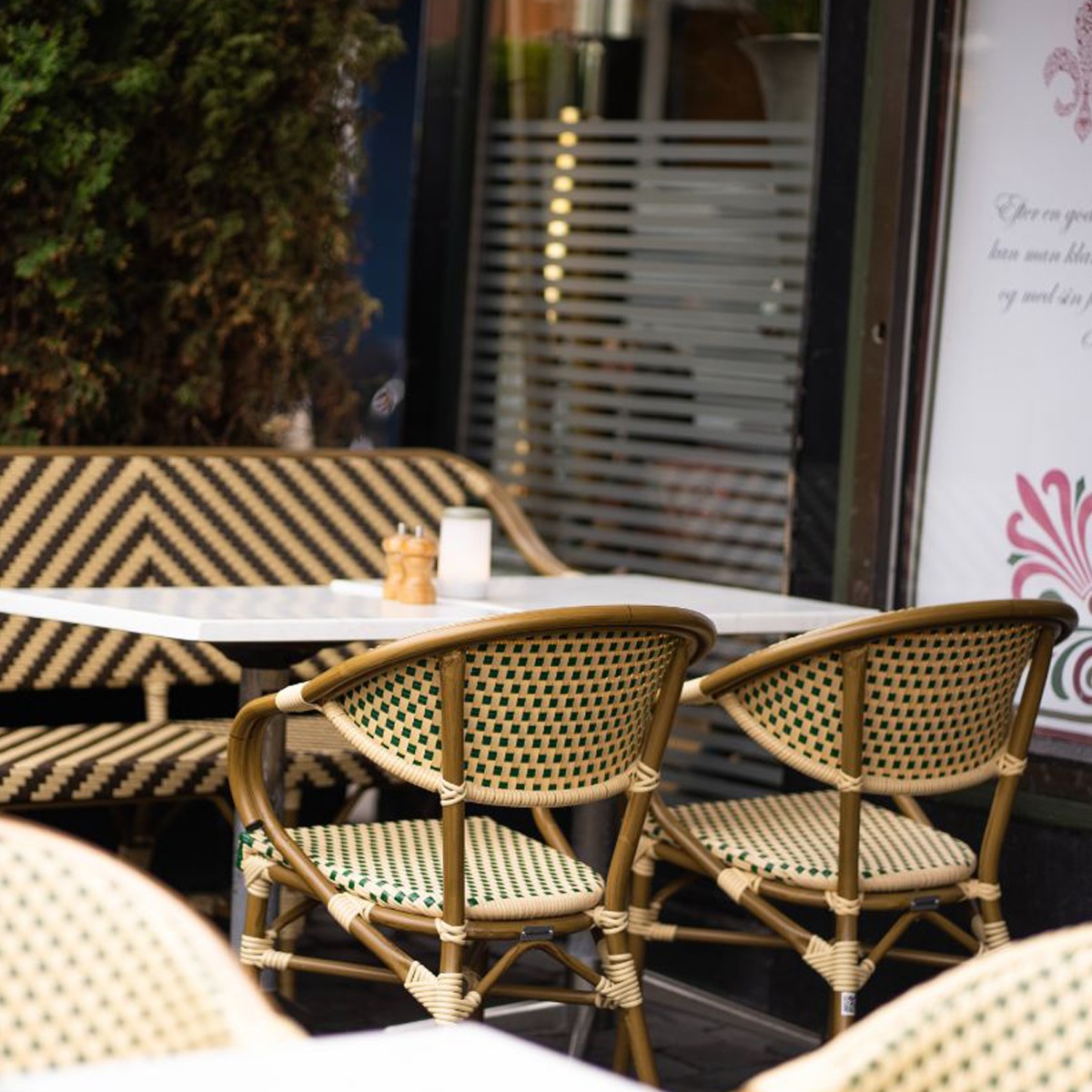 Paris - Cafe chair with armrests - Woven