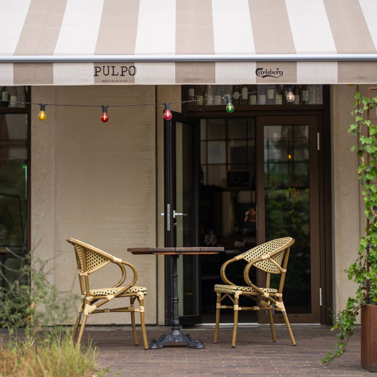 Paris - Cafe chair with armrests - Woven