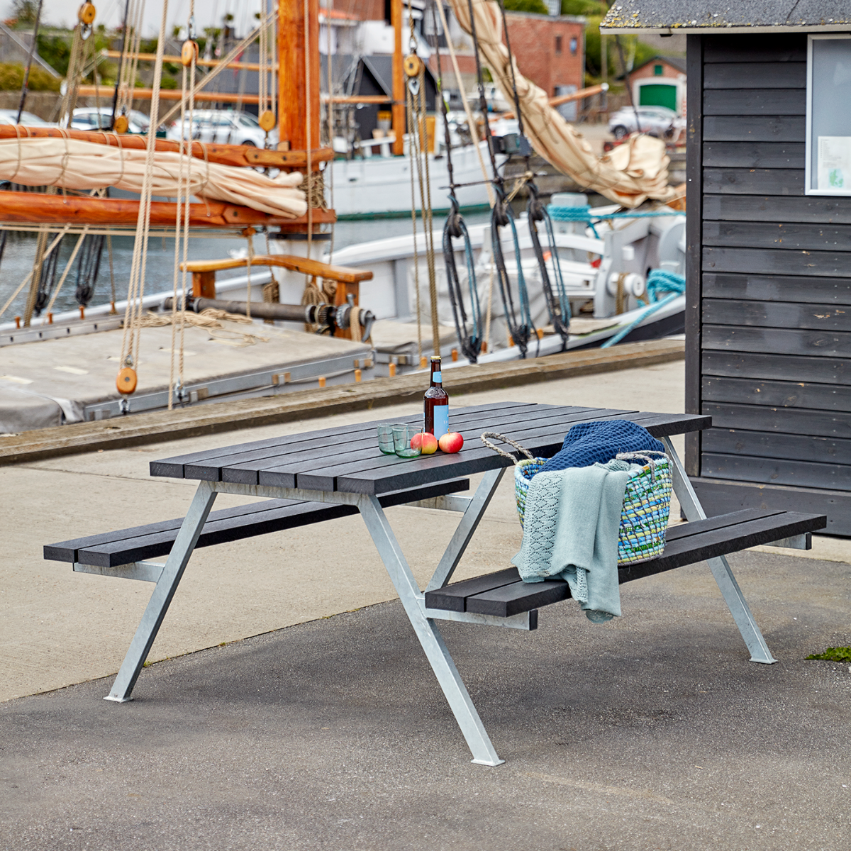 Alpha Table/Bench Set 177x161x73cm