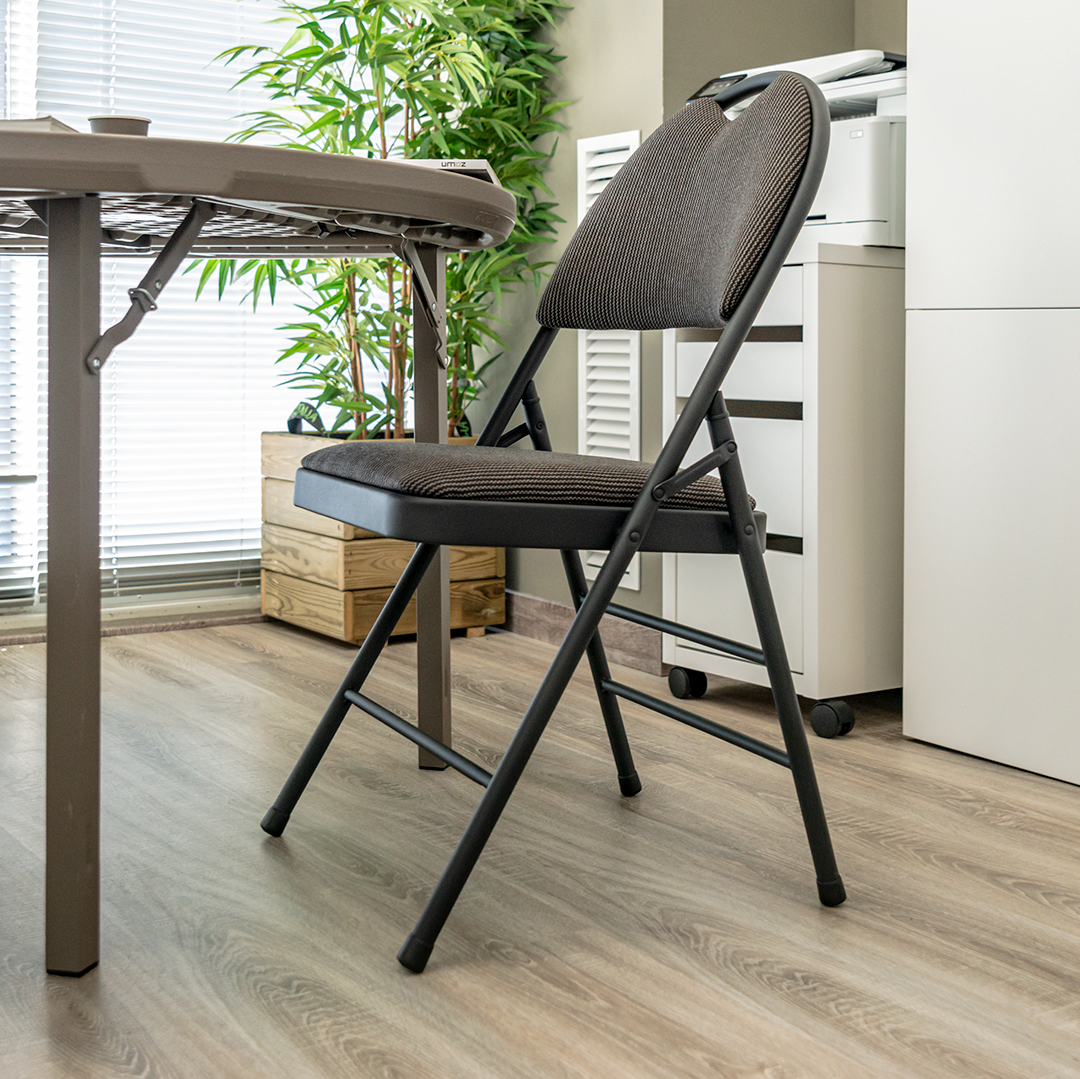 Zown Günther foldable chair with upholstery