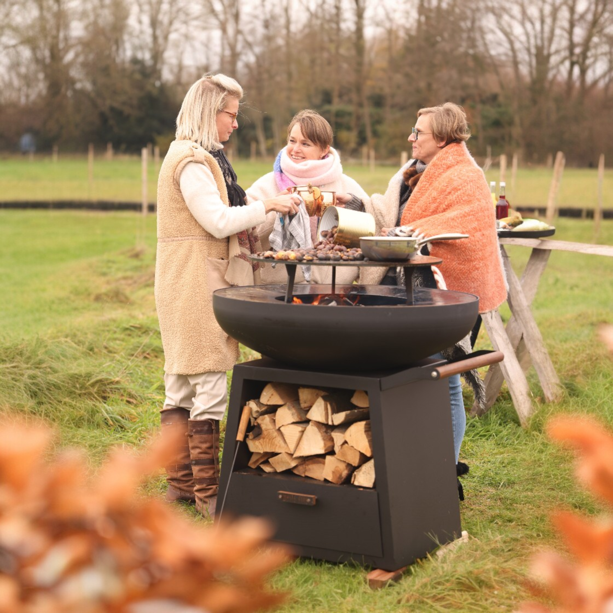 Normad. White Fire fire pit with wheels