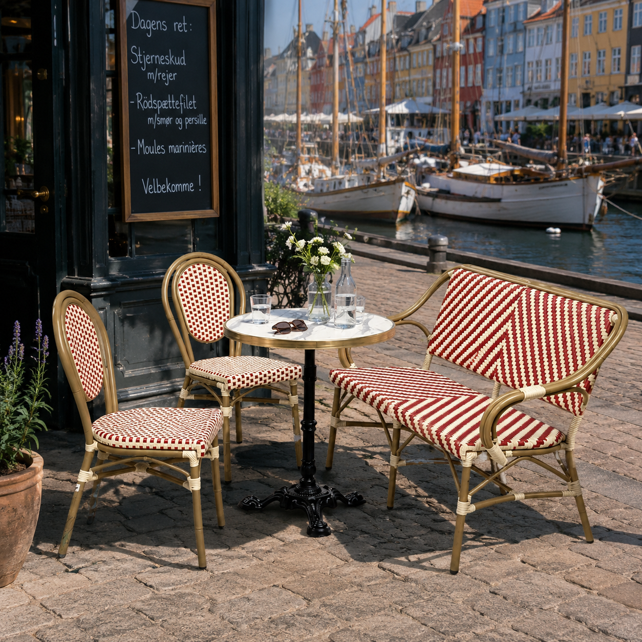 Cafe bundlepack Paris with bench and 2 chairs red-beige