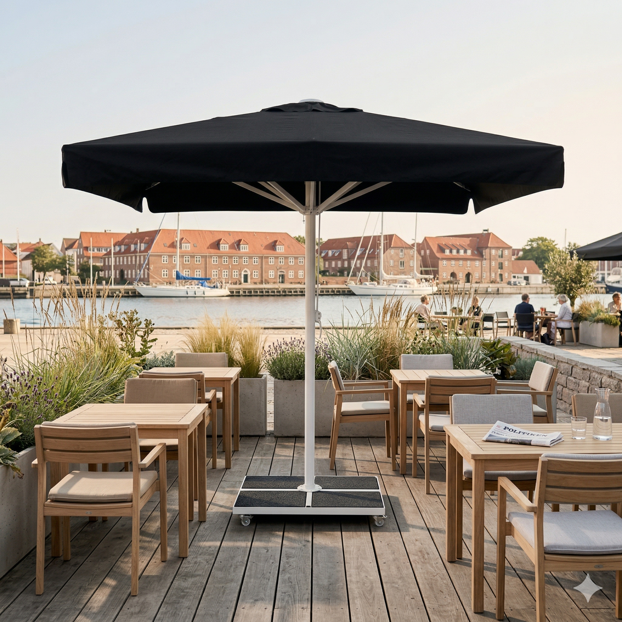 Giant parasol 3x3m complete with valance - White Frame