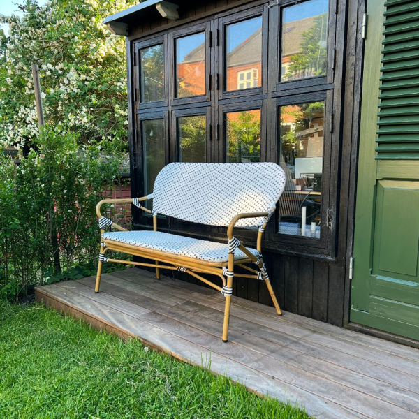 Magda - Café bench with armrests - Woven
